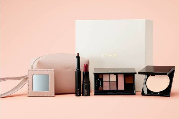 エトヴォス19年クリスマスコフレ、”宝石リップ”で楽しむ大人のピンクグリッターメイク