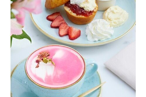 「英国フェア2019」阪急うめだ本店にて - “ピンク色の泡”ローズティーやキャロットケーキ