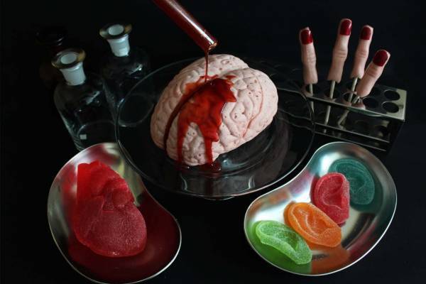 パパブブレのハロウィン - “ホラー”な実物大の心臓グミ＆耳グミ、“脳みそ”マシュマロも