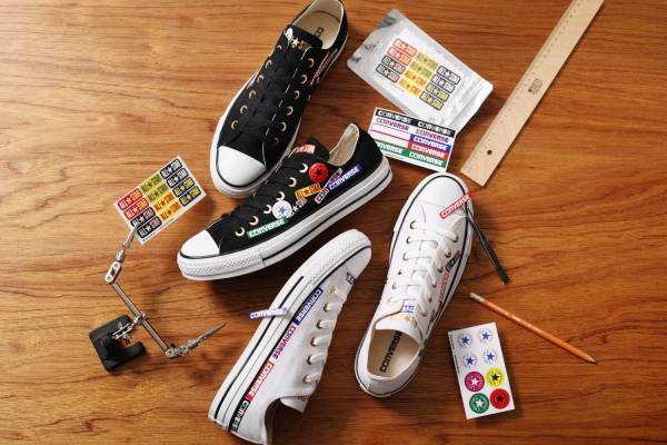 コンバース「オールスター」に、3種のロゴステッカーで自由にカスタムする新作スニーカー