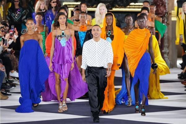 バルマン 2020年春夏ウィメンズコレクション - 力強いグラフィックがエネルギーを生む