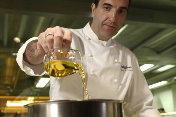 映画『エキストラ・バージン〜世界一のオリーブオイル〜』若き生産者たちの“オリーブオイル革命”に迫る