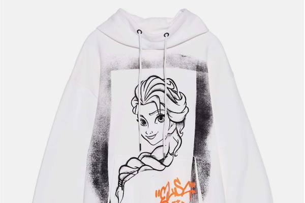 ZARA×ディズニー映画『アナと雪の女王』モノトーンのエルサを主役にしたウィメンズフーディー