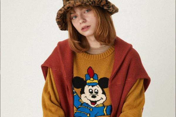 マウジーのディズニーコレクションに19年冬の新作、ミッキー＆ミニー柄ニットや“手”パーカー