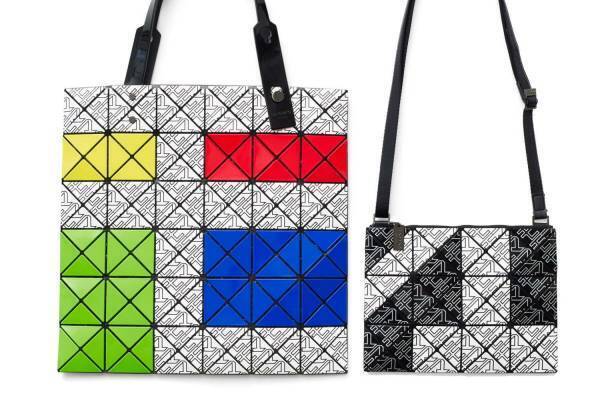 MoMAデザインストア“モマ”を配したBAO BAO ISSEY MIYAKEバッグなど限定発売