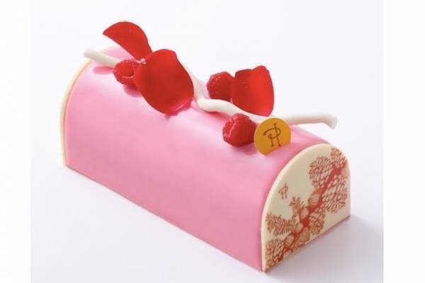 ピエール・エルメ・パリのクリスマス、ローズ＆ライチ香る「イスパハン」や“雪の結晶”ケーキ