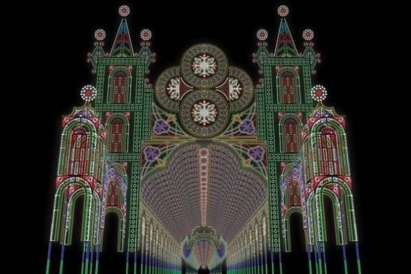 「神戸ルミナリエ」仲町通りをイルミネーションの光が包み込む、初登場の巨大ドーム作品も