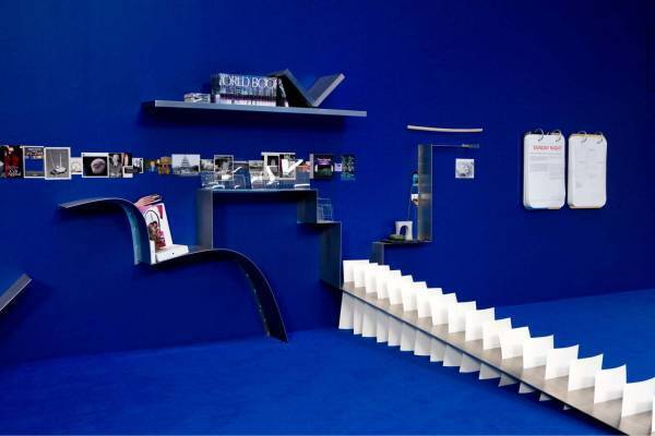 現代美術家カミーユ・アンロの展覧会が東京で“いけばな”着想のインスタレーションなど