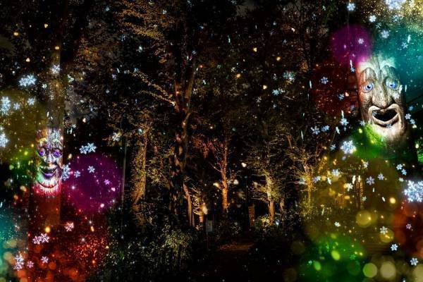 としまえん×ネイキッドの没入型ミュージカルショー、“雪の結晶”舞うイルミネーションで遊園地を彩る