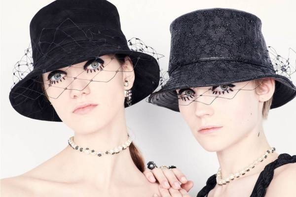 ディオール「ボブ ハット」レースで縁取ったバケットハット、チェック柄やレオパードなど