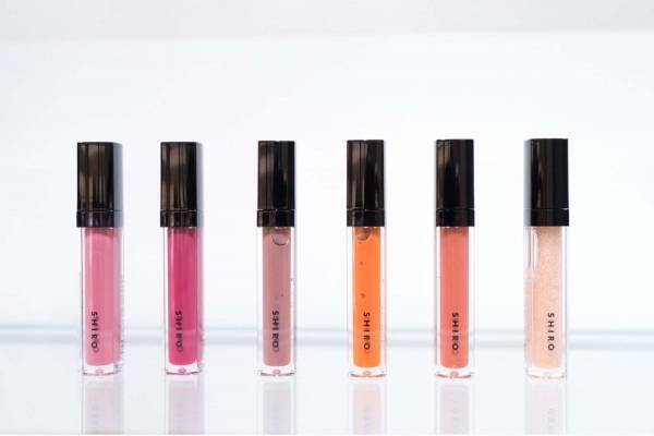 SHIRO“ゆず”香るリップ美容液「エッセンスリップ」に春の新色、シアーな質感のマリーゴールド色など