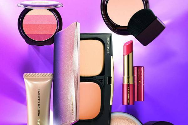 カバーマークのクリスマスコフレ19年 - 人気No.1ファンデ＆おしろいなど現品たっぷり