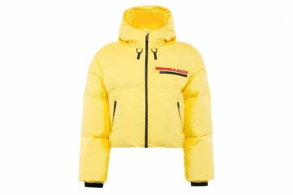 プラダ“スポーツウェア”基盤の「プラダ リネア・ロッサ」ゴアテックス使用の撥水アウターなど