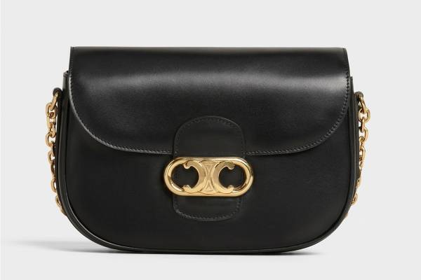 セリーヌ「トリオンフ」の新作バッグ、小ぶりショルダーに丸いチェーン×トリオンフのクロージャー