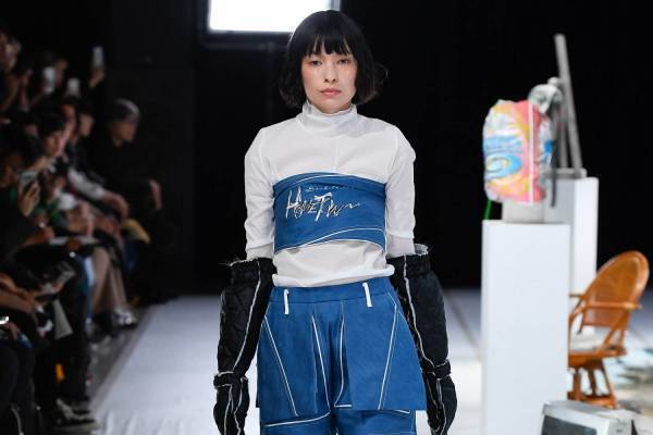 バルムング 2020年春夏コレクション - 無彩色で彩られた“”温度のない世界”