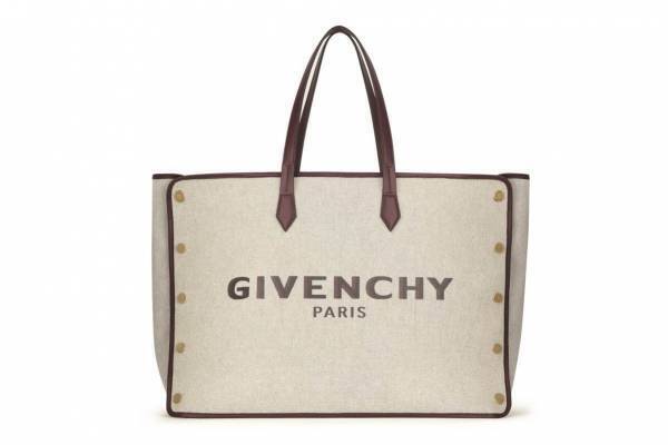 ジバンシィの新シグニチャーバッグ「ボンド」スタッズボタンを配した“旅へと誘う”トート