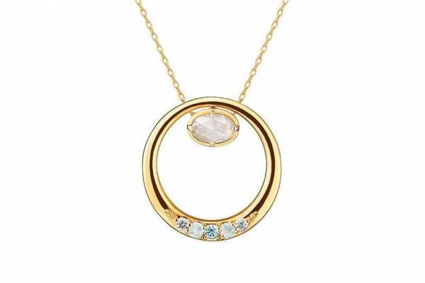 Canal Produced by 4℃のクリスマスジュエリー、きらきら輝く4wayネックレスなど