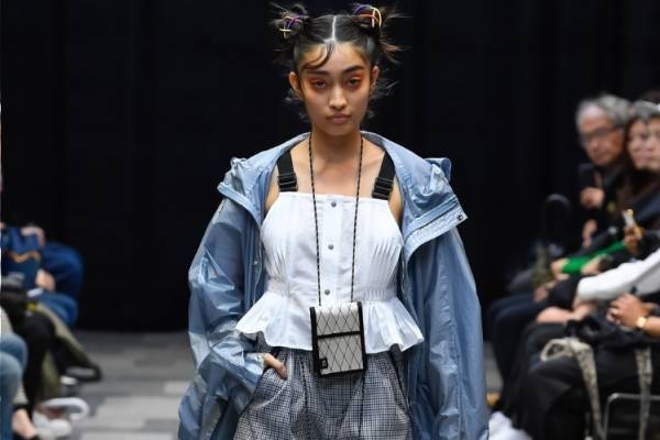 ディーベック 2020年春夏コレクション - 光と影の魅力をもった都市と調和する機能服