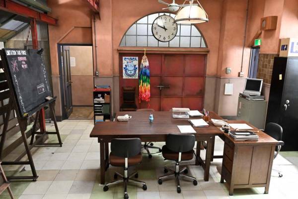 「時効警察【展】はじめました」東京＆大阪で開催、ドラマで使用される小道具や名場面写真を展示