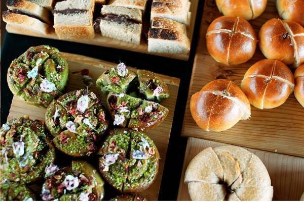 第16回「青山パン祭り」ベトナム料理と「カタネベーカリー」のコラボ"パンレストラン"など