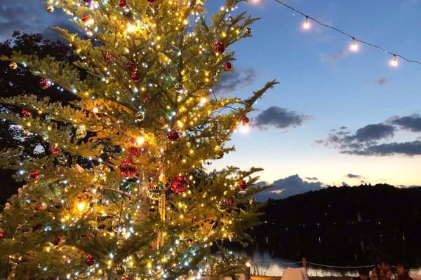 メッツァビレッジのクリスマス、北欧の伝統装飾“ヒンメリ”で彩るイルミネーション