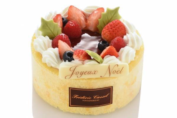 フレデリック・カッセルのクリスマスケーキ、イチゴのコンポートを使ったクリスマスリース型ケーキなど