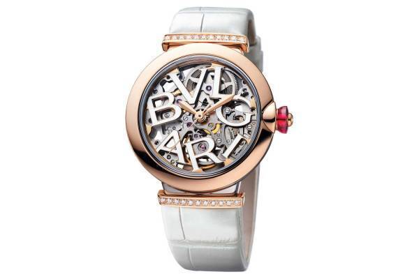 ブルガリのスケルトンウォッチ「ルチェア スケルトン」“白”のベルト＆ロゴの限定モデル