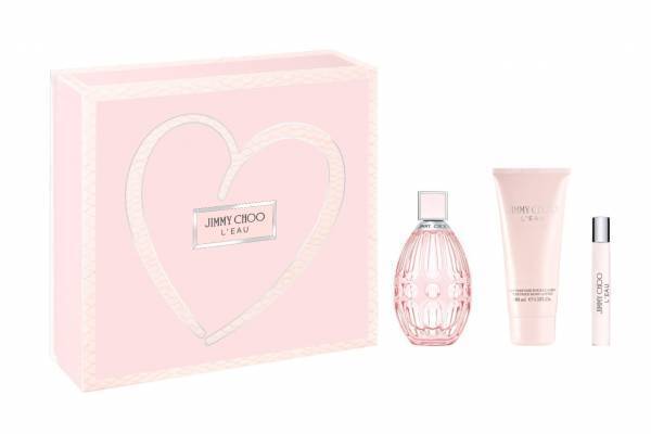 ジミー チュウの19年クリスマス限定フレグランスコフレ、人気香水×日本未発売のボディローションなど