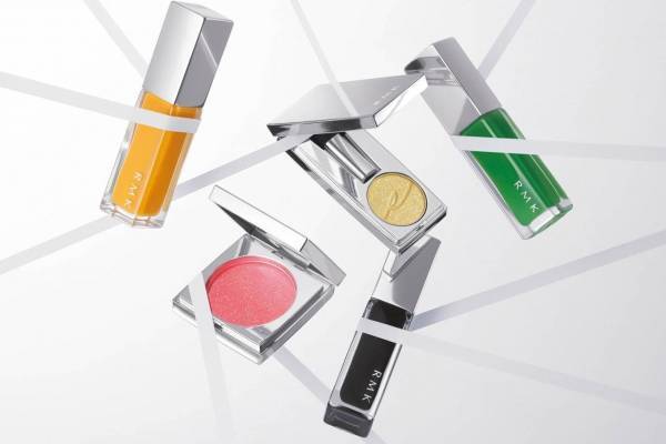 RMK20年春夏コスメ、ブルーリップで作る“アクアメイク”＆リップグロスのような新ツヤリップ