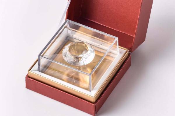 “ダイヤモンド”モチーフの飴「スイートダイヤモンド」あめ専門店・あめやえいたろうより