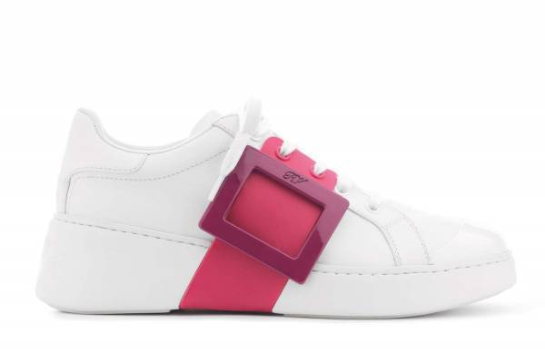 ロジェ ヴィヴィエの新作スニーカー「ヴィヴ スケート」ポップカラー＆メタルのサイドバックル