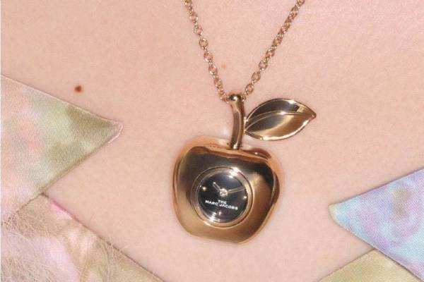 ザ マーク ジェイコブスの新作時計、チェーン＆アップルをモチーフに