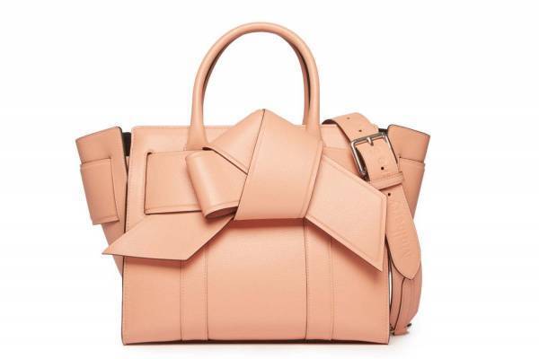 マルベリー×アクネ ストゥディオズのバッグ、“結び目”モチーフやマルチバックル