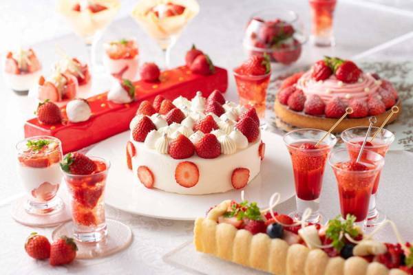 ナイトスイーツブッフェ「ストロベリーパレード」横浜ベイシェラトン ホテル＆タワーズにて