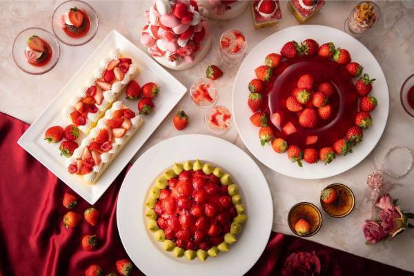 “苺づくし”スイーツブッフェが横浜ベイシェラトン ホテル＆タワーズにて、バラ香る苺パフェなど