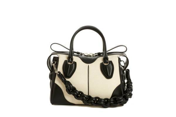 トッズ「D スタイリング バッグ」に“キャンバス地×カーフレザー”の限定モデル、榮倉奈々がセレクト