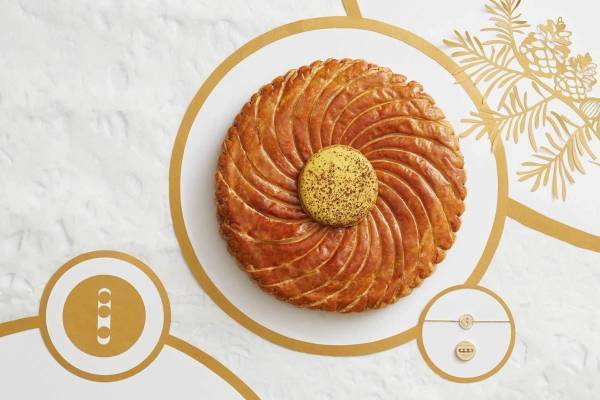 ピエール・エルメ・パリより伝統仏菓子「ガレット・デ・ロワ」パッションフルーツを効かせて