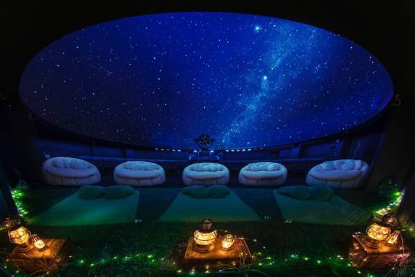 池袋のプラネタリウム“満天”、ハワイの自然を星空と香りで楽しむ冬プログラムを上映