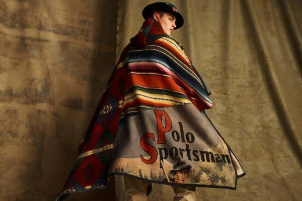 ポロ ラルフ ローレンの“ポスターアート”ポンチョやレッド＆グリーンのスエードブーツ
