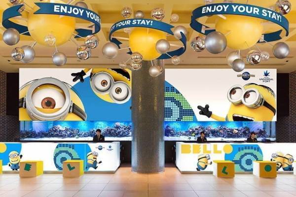 USJ公式「ホテル ユニバーサル ポート」のミニオンルーム＆ロビーがクリスマス仕様に