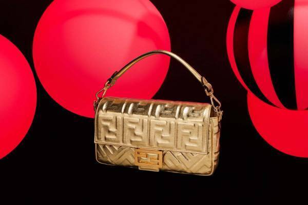 フェンディ「メタリック バイブス」クリスマスギフトにも最適、シルバー＆ゴールドのバッグ＆レザーグッズ