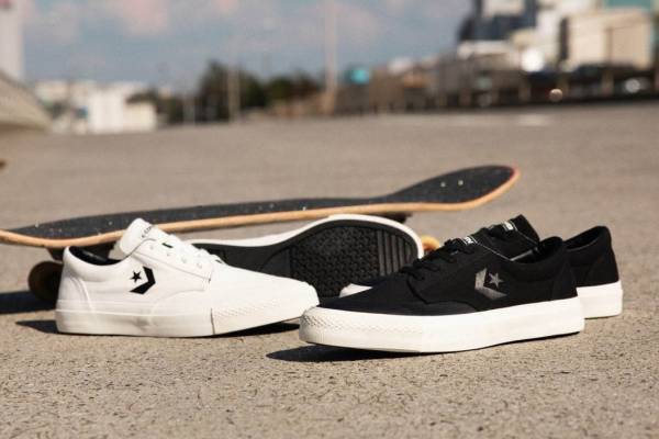 コンバース スケートボーディングの新作スニーカー、シェブロン＆スターのロゴを配したシンプルな一足