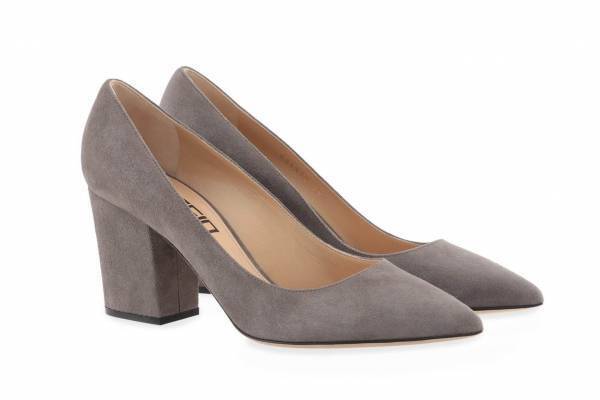 セルジオ ロッシのパンプス「セルジオ」に日本限定カラー“ロイヤル・グレージュ”