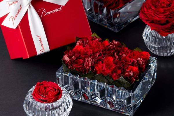 バカラ×ニコライ バーグマン フラワーズ“クリスタルとバラ”のクリスマスギフト、エストネーションで