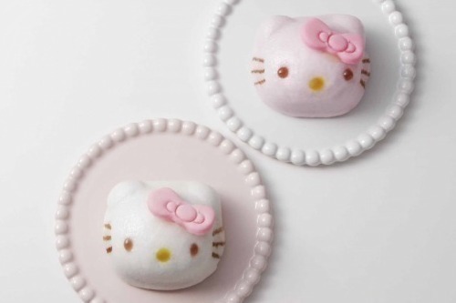「ハローキティ」フード＆グッズが横浜高島屋に集結、ママの味を再現したリボン型アップルパイなど