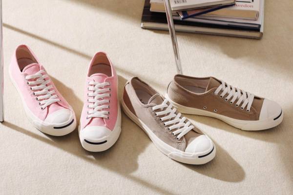 コンバースのスニーカー「ジャックパーセル」に新色、ウォッシュ加工を施したピンク＆ベージュ