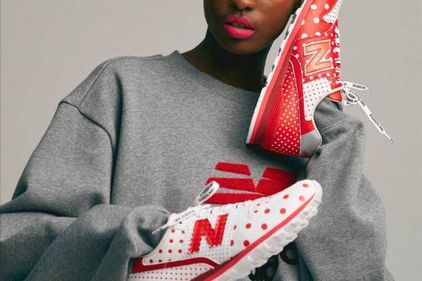フラボア×ニューバランス、紅白ドット柄「996」＆オーバーサイズのロゴスウェット