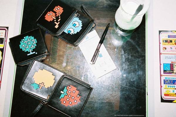 ズッカ×「パックマン」ゲーム内のキャラやフルーツデザインのTシャツ＆ミニウォレット