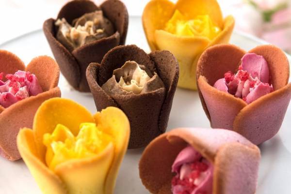 TOKYOチューリップローズ“花のスイーツ”クリスマス限定ボックス、6つの味わいを詰めこんで