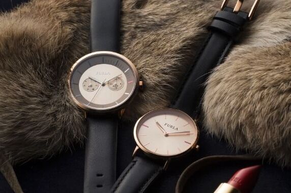 フルラのチックタック別注腕時計、バッグの留め具から着想を得たウォッチやミニマルな文字盤